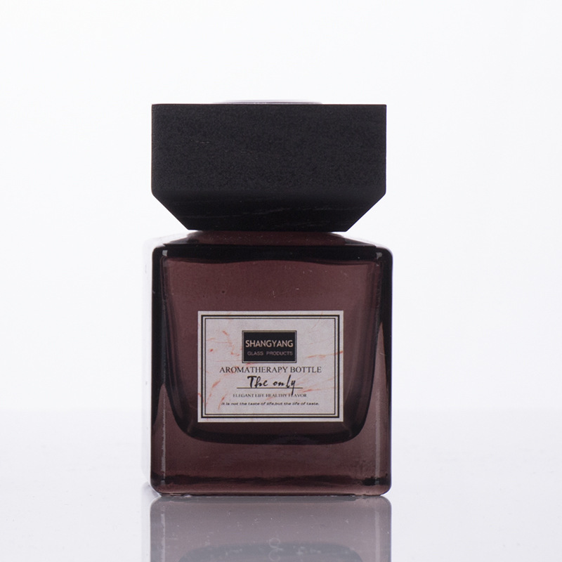 Wholesale Square Glass Reed Diffuser Bottle with Black Wood Cap